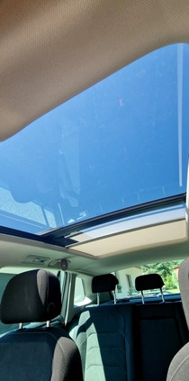 Volkswagen Tiguan cena 143000 przebieg: 48000, rok produkcji 2019 z Łódź małe 277